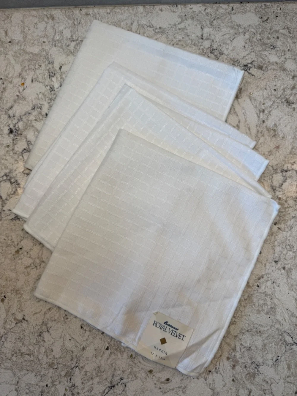 Fieldcrest Royal Velvet Set of 4 Dinner Napkins White linen